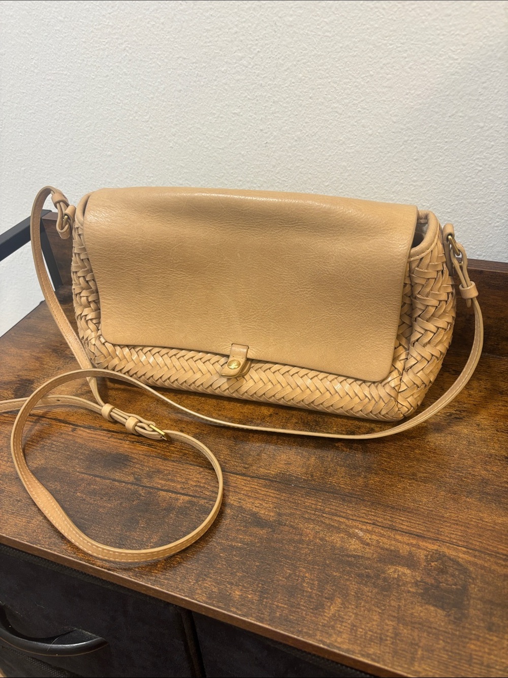 Wilfred Aritzia Woven Flap Crossbody Bag in Tan
